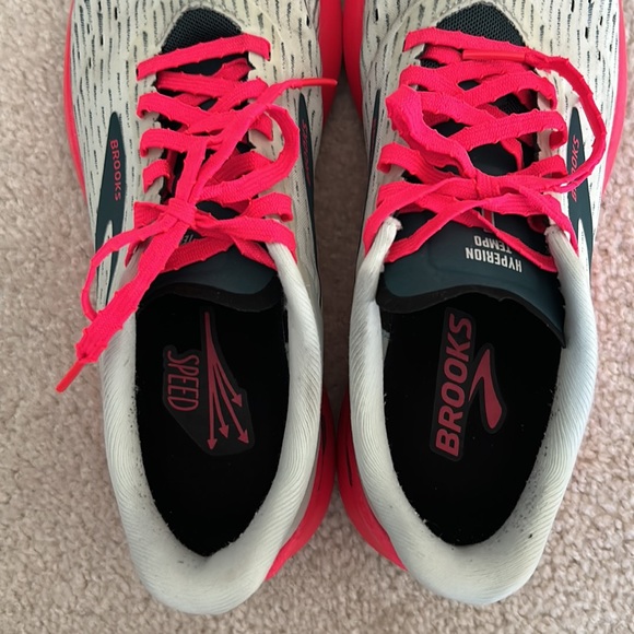 Women’s Brooks Hyperion Tempp 8.5 - Picture 7 of 9